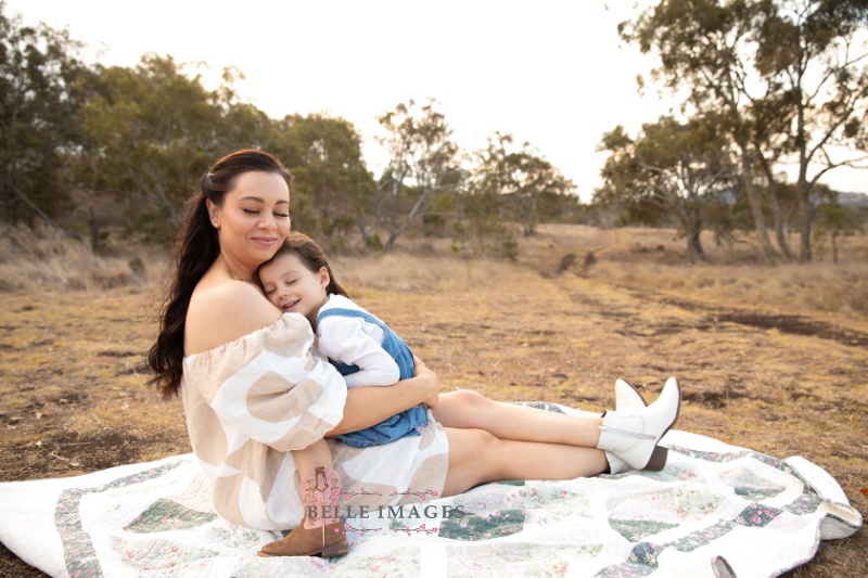 mother and daughter toowoomba photographer