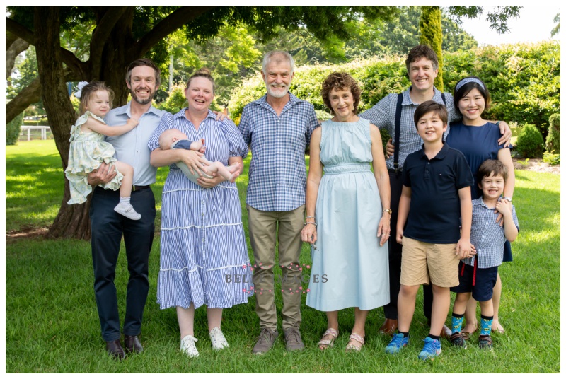 getting the family together toowoomba family photographer